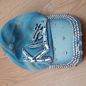 kiss hat